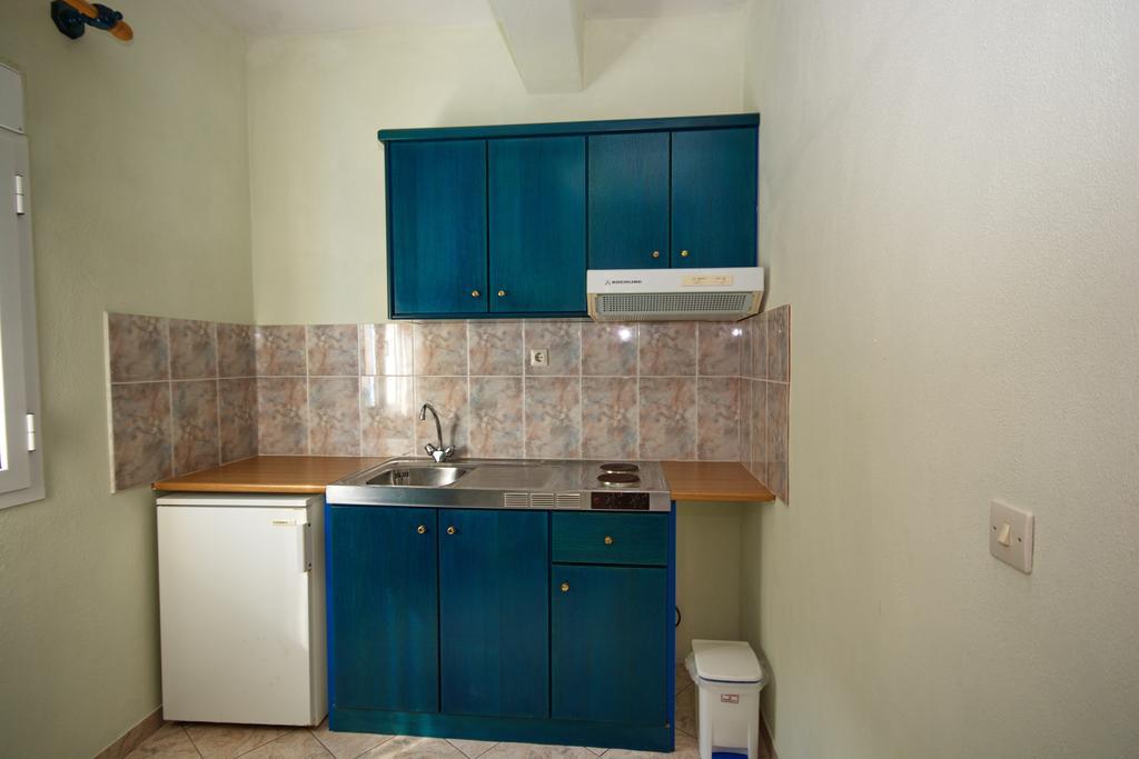 Studios Nelli Alonissos Patitírion Rom bilde
